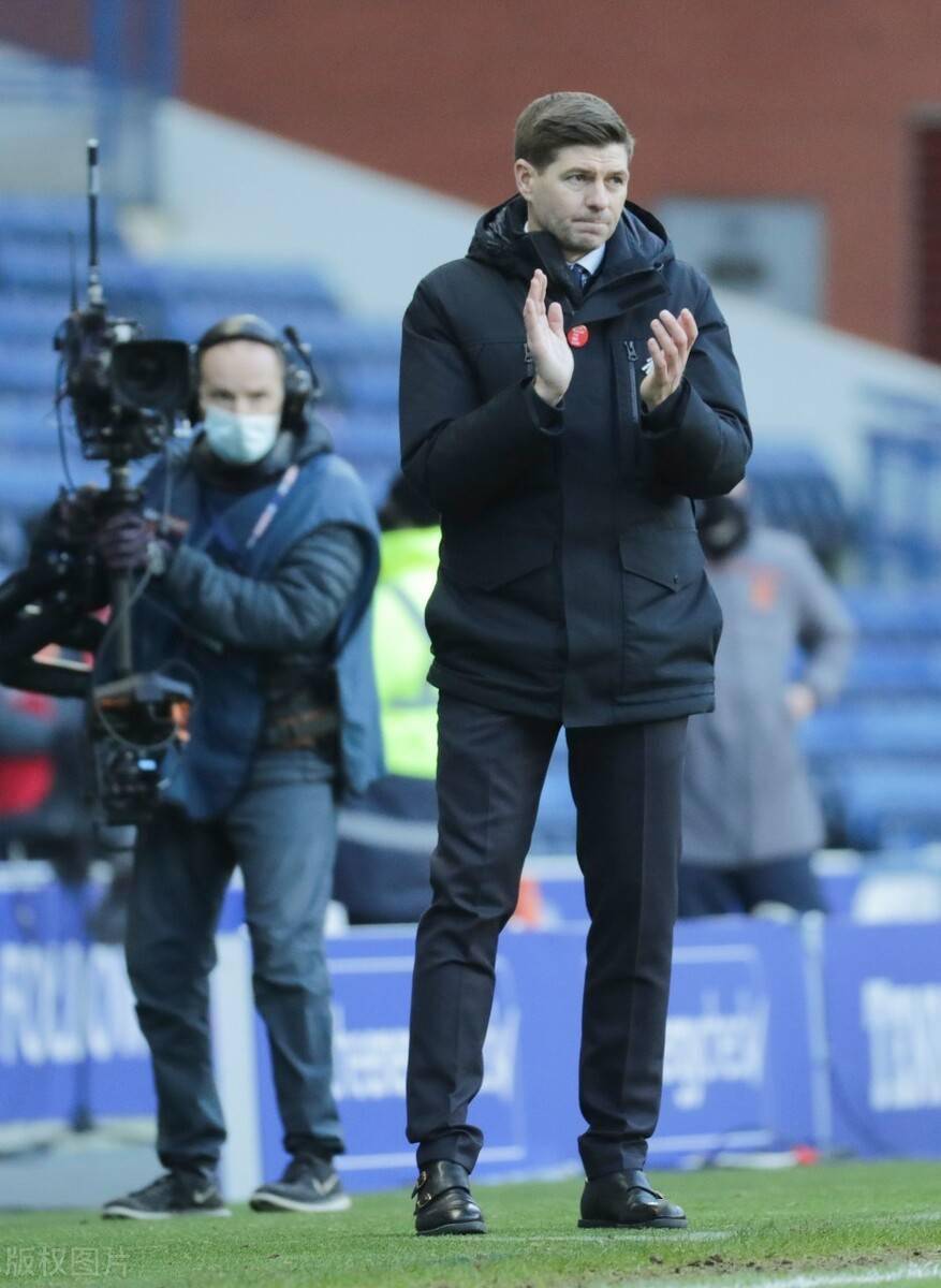 今晚突围战来临；费耶诺德围绕欧篮联复出首秀；赛场秩序良好；轮换策略成焦点的简单介绍